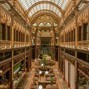 Párisi Udvar Budapest, Part Of Hyatt Hotel