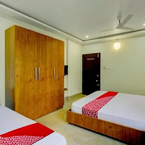https://oyo-flagship-81446-royal-tower-lodge.kerala-hotels.net
