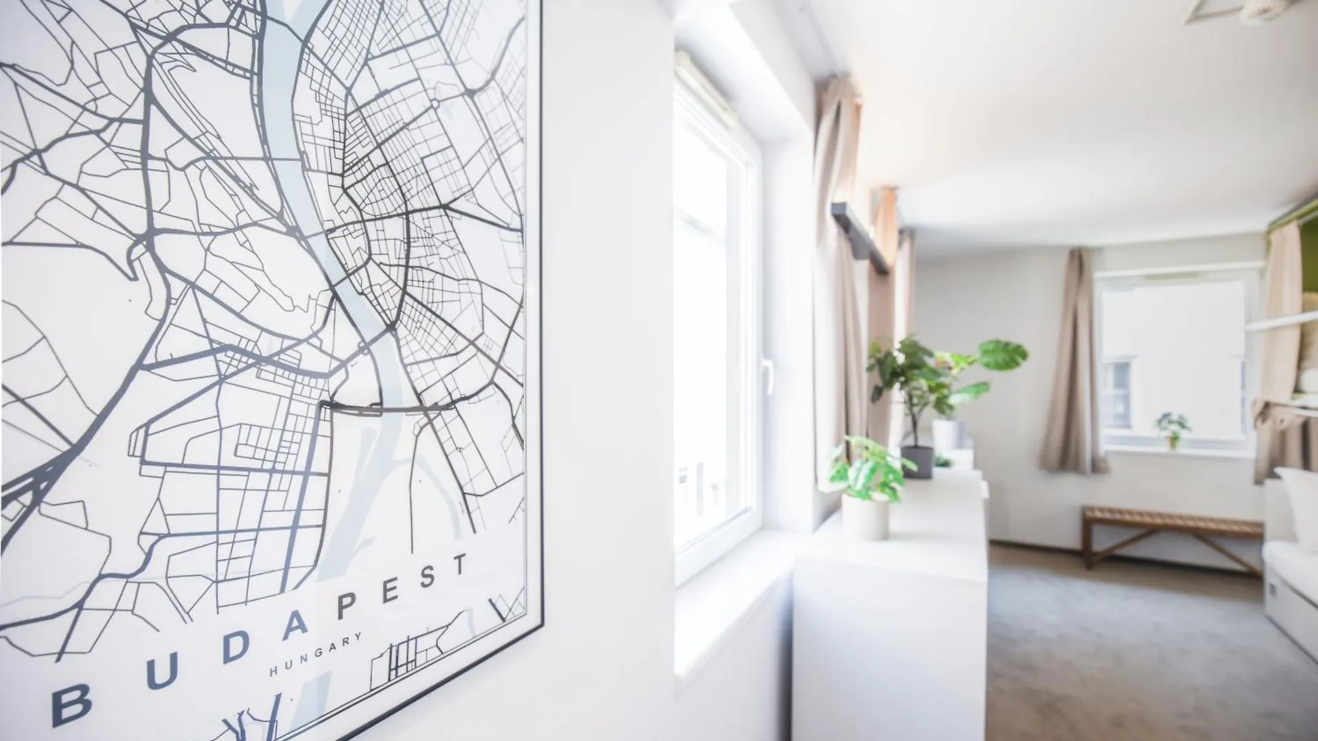 Maverick Central Market Budapest Hostel